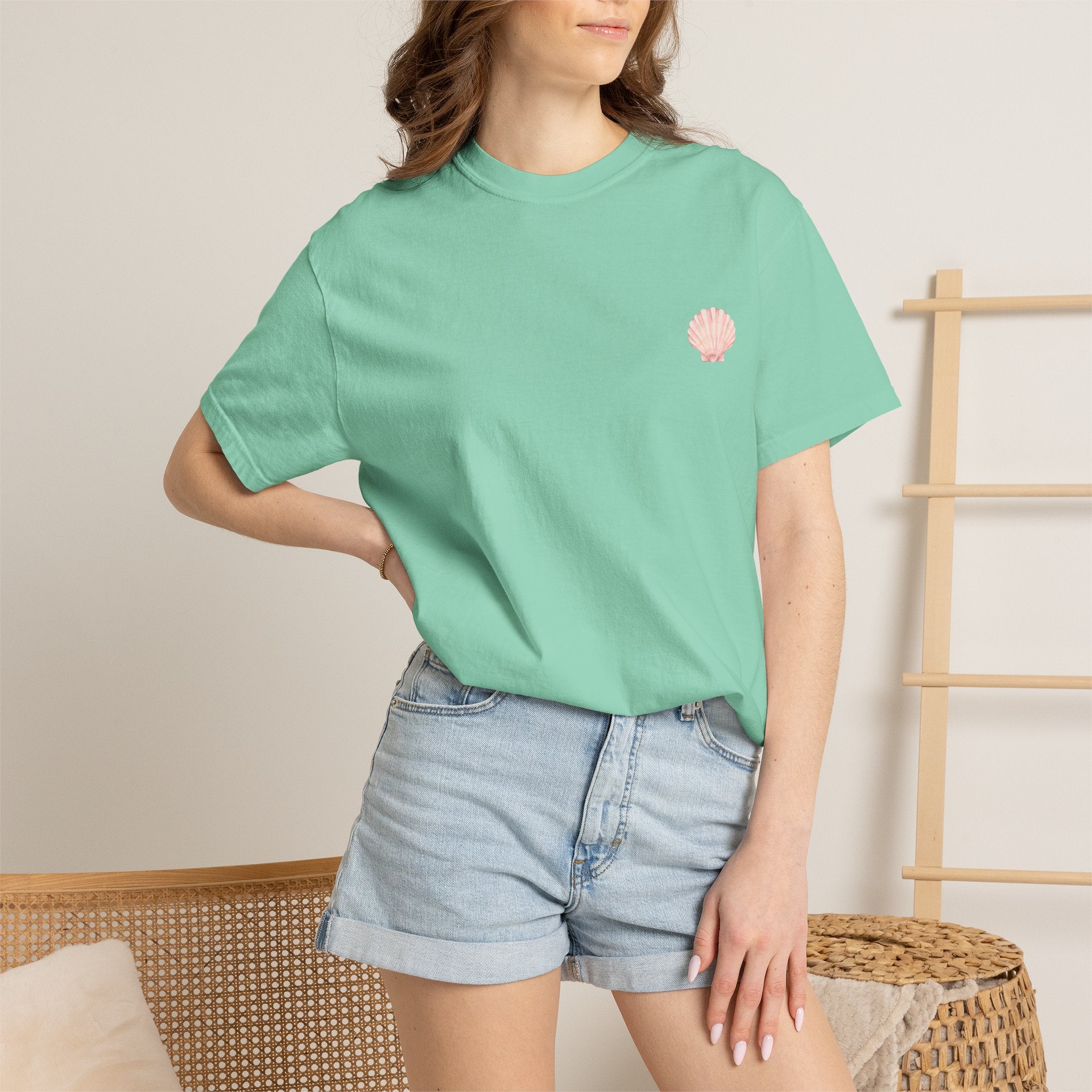 Angel Loves Poppy Tee